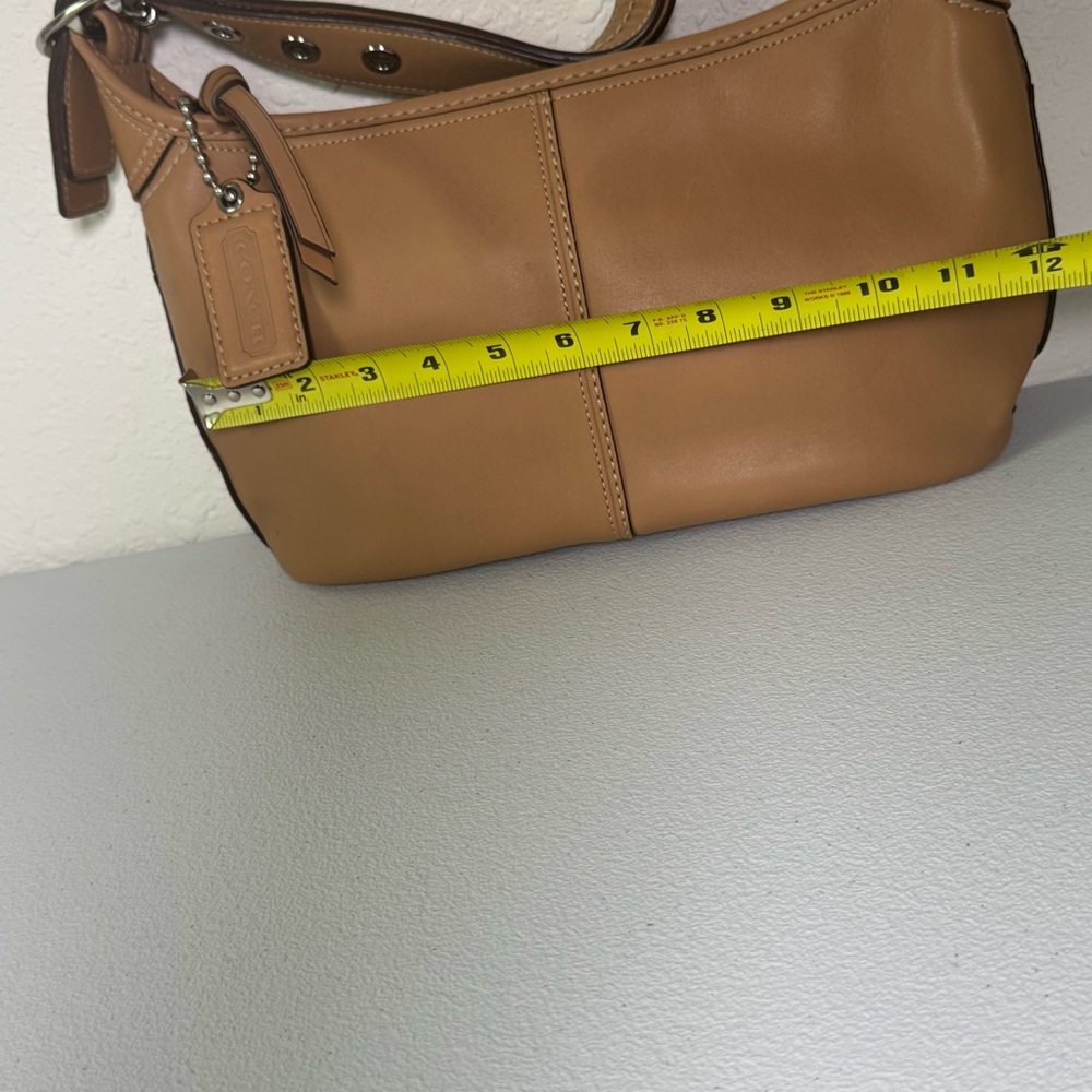 Coach Light Brown Leather Shoulder Bag Adjustable Strap - Picture 15 of 16